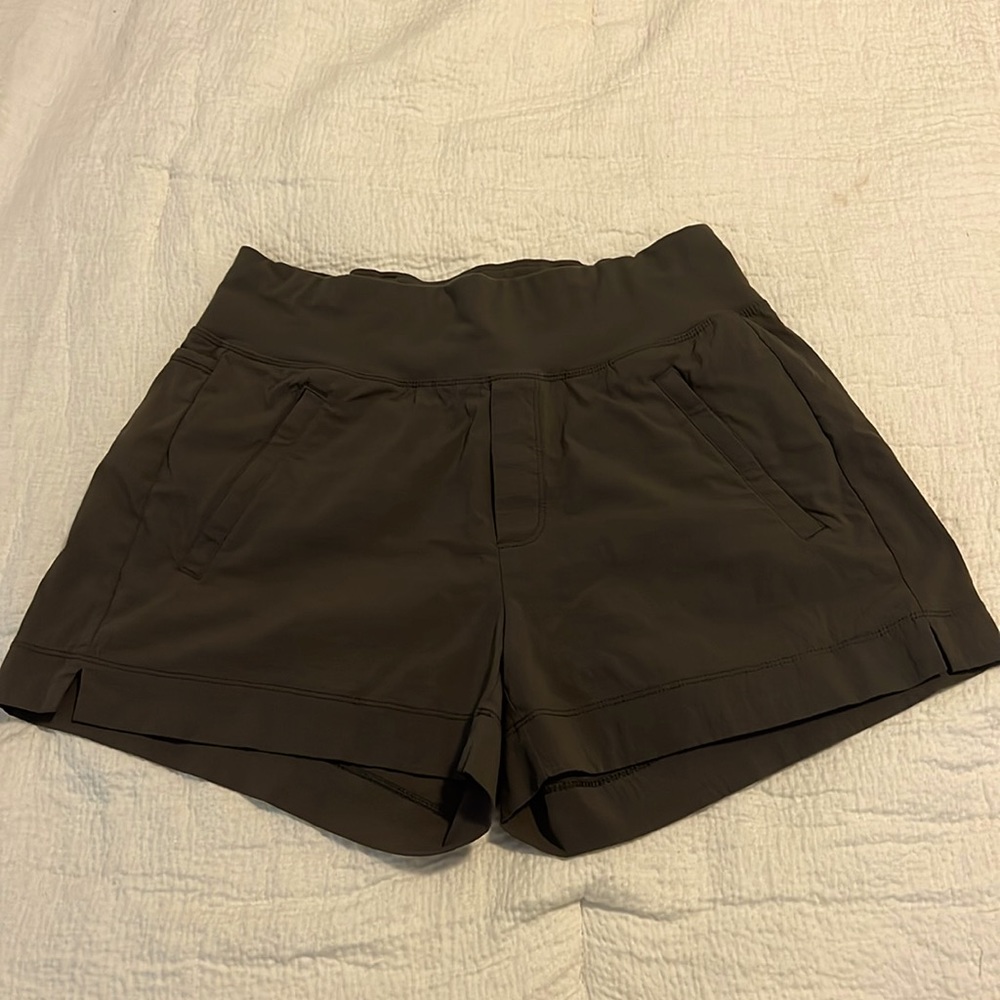 Athleta Trekkie North Short